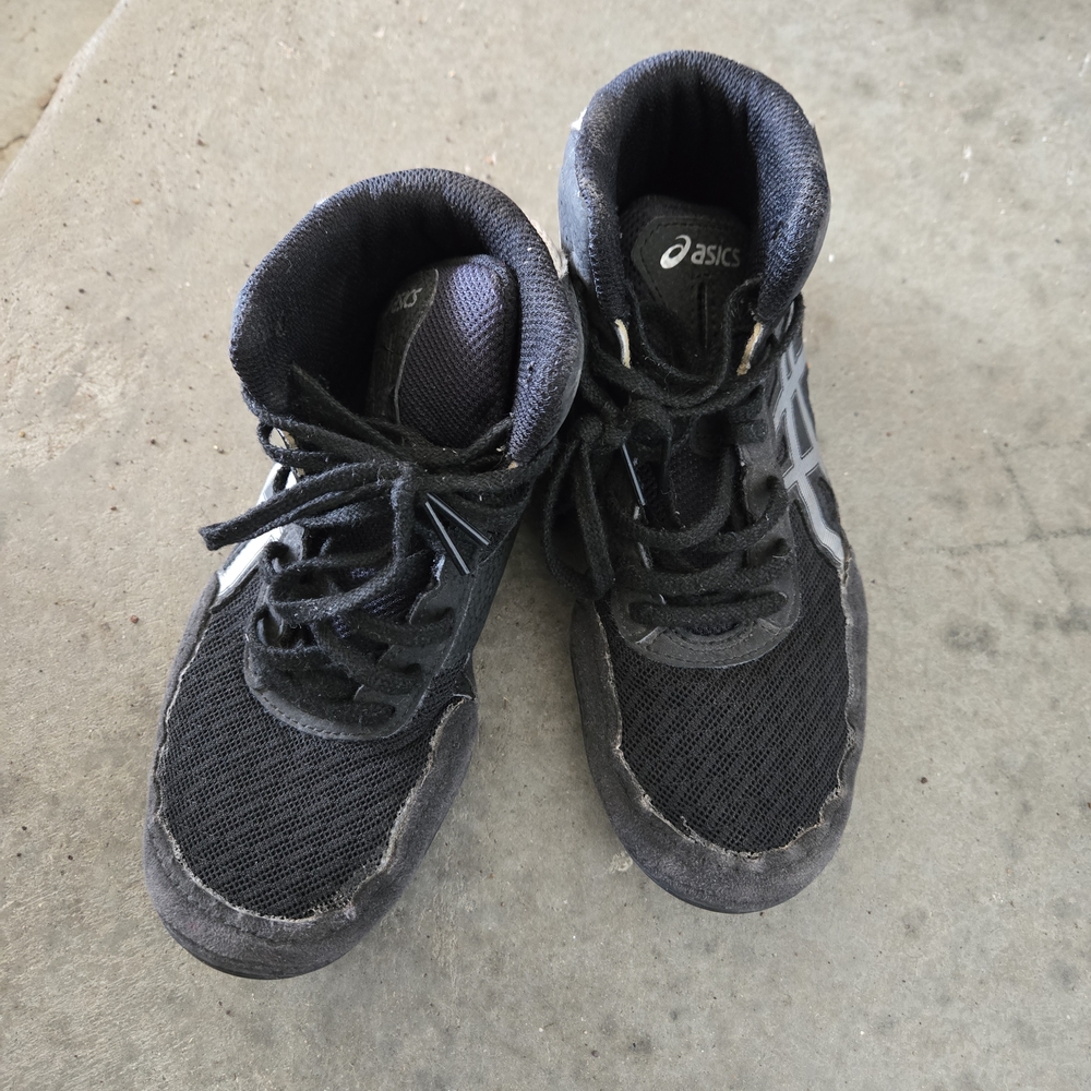 ASICS Kids' Black High-Top Athletic Shoes